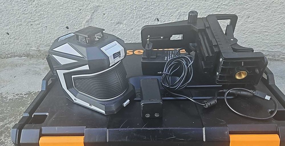 Laserliner X3-Laser Pro Trójwymiarowy laser { zielony }