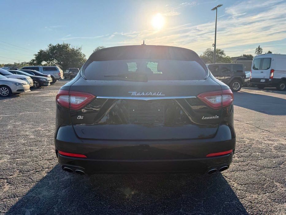 Maserati Levante      2019
