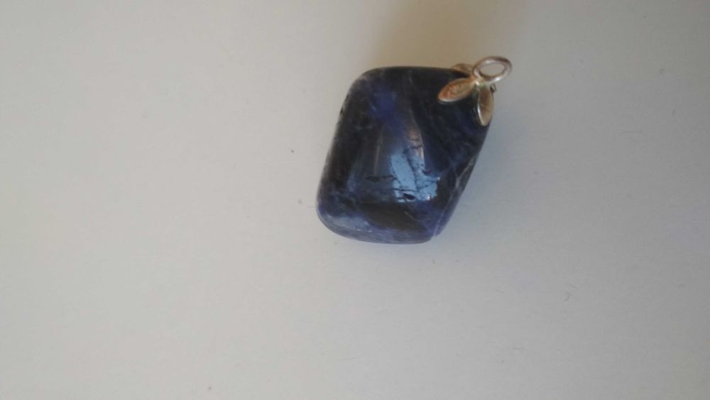 biżuteria damska - zawieszka kamień