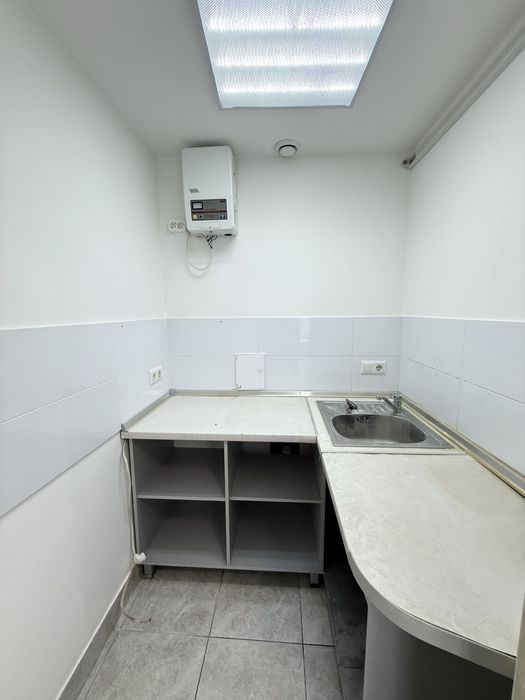 Продаж комерційного приміщення з ремонтом, 80 м², по вул. Одеська