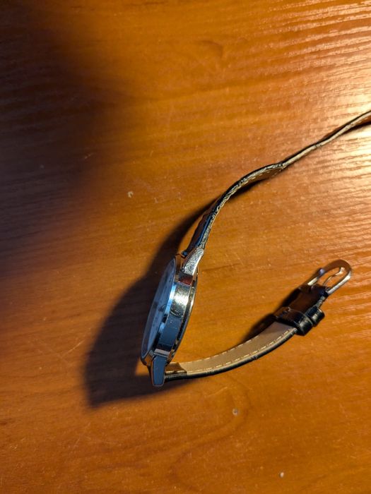 Продам годинник casio MTP-1303PL