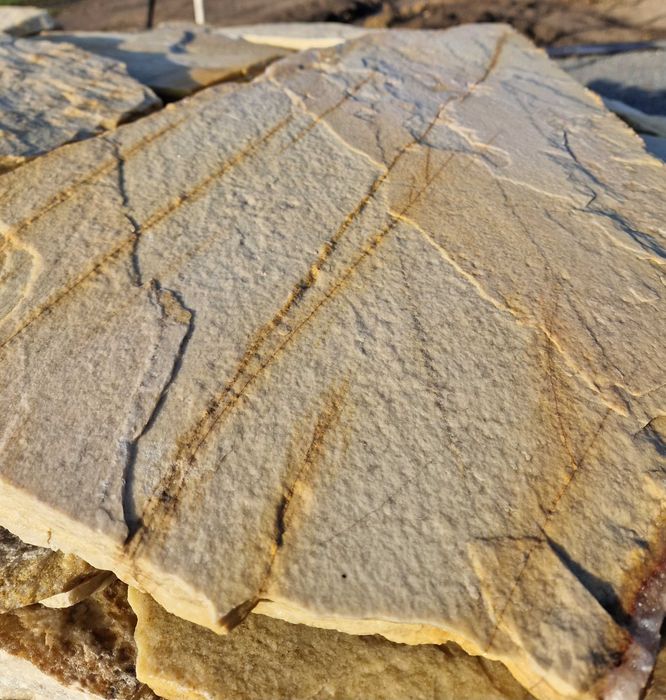 Kamień naturalny nieregularny łupek kwarcyt