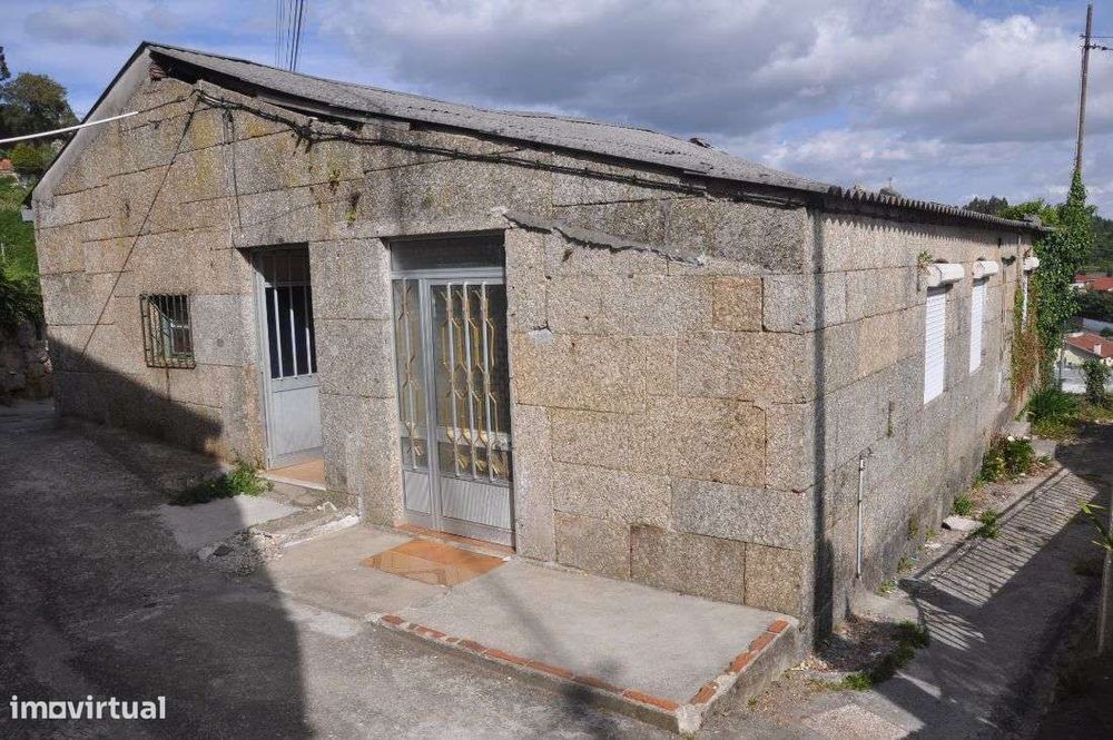 Casa para Restauro em Abação