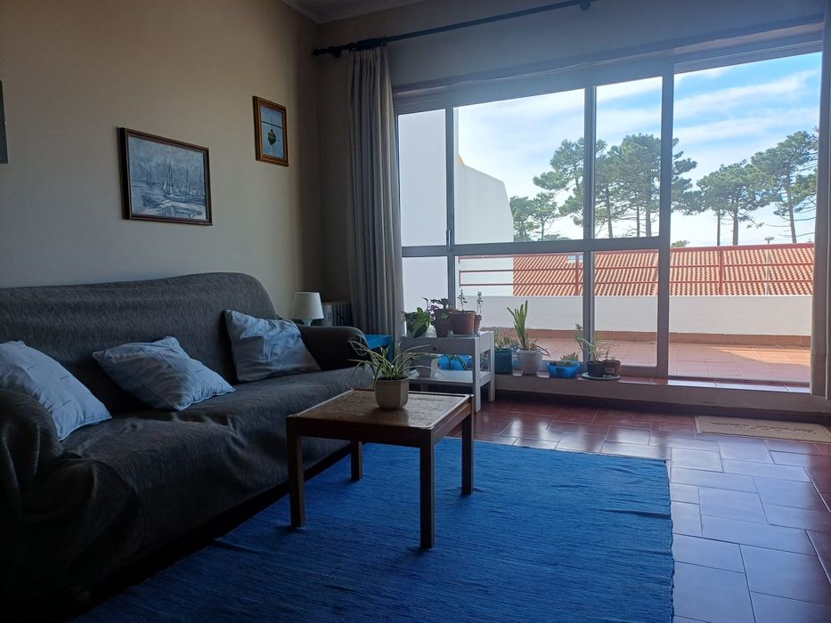 Alugo quarto em apartamento T2