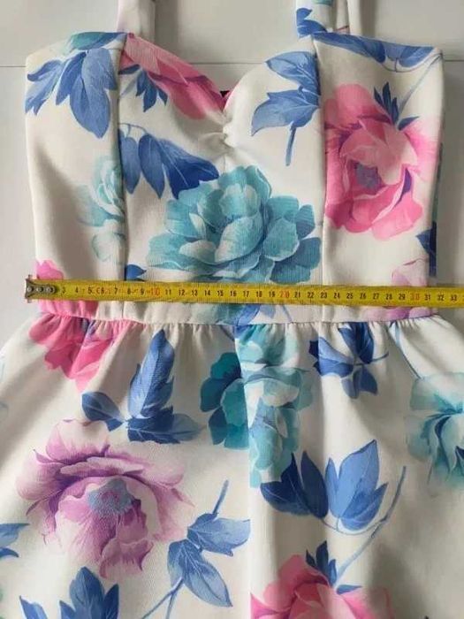 Vestido Curto Floral de Verão – Padrão Romântico (Tam. S)