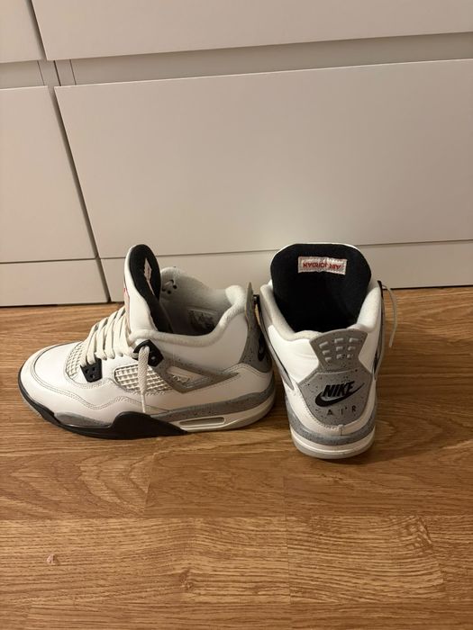 Tênis Nike Jordan 4