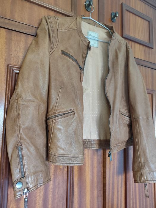 Casaco de pele Camel Pull&Bear