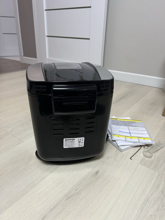 Хлібопічка Gorenje BM1210BK