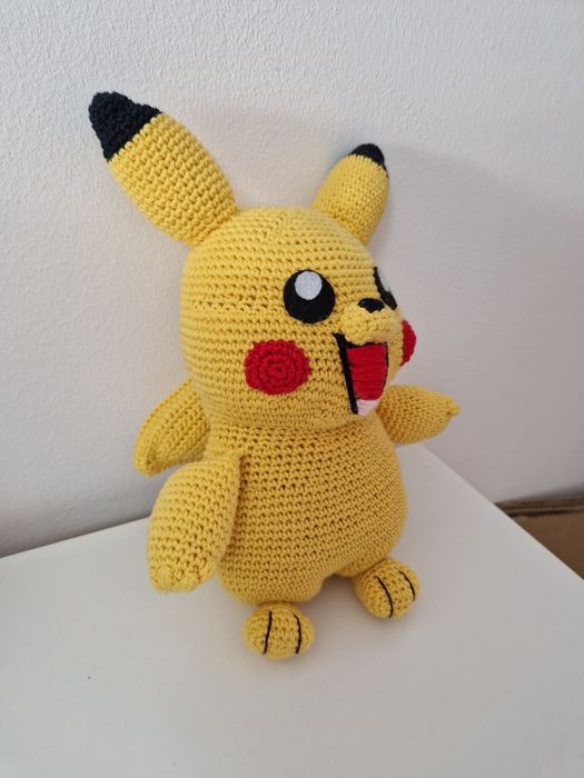 Pikachu peluche amigurumi