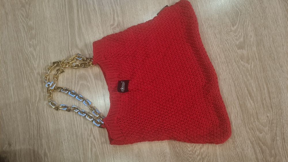 Czerwona torebka Minouu