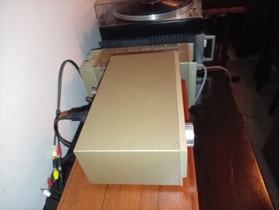 Amplificador QUAD pre33 e Power 303