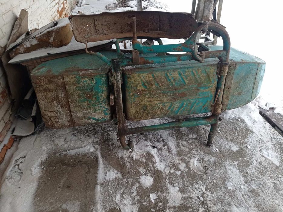 Мотоцикл Урал під реставраціїю