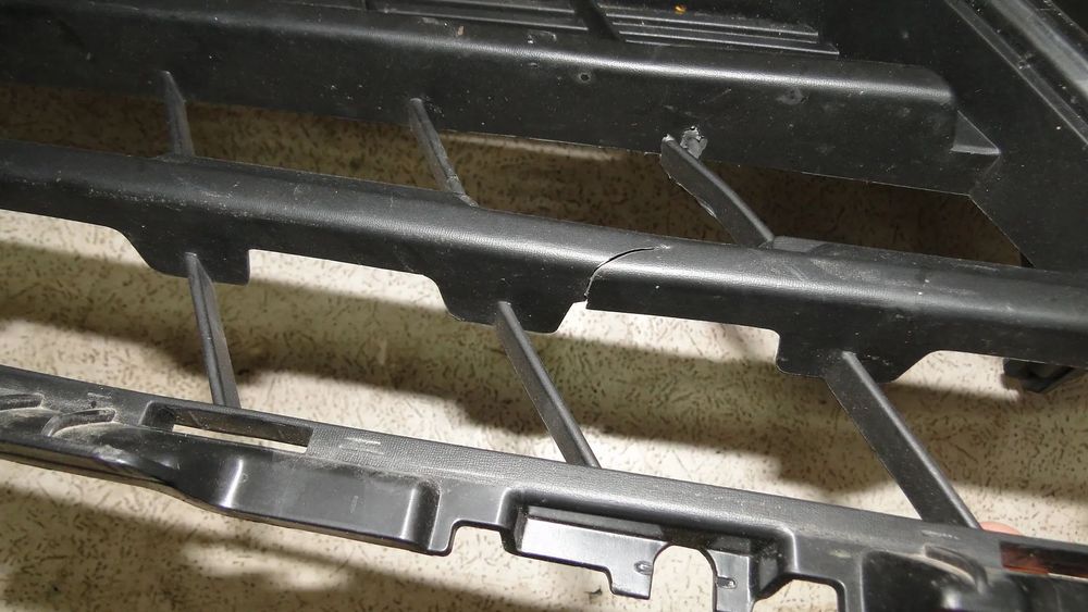 RENAULT EXPRESS ATRAPA GRILL 21-23r
