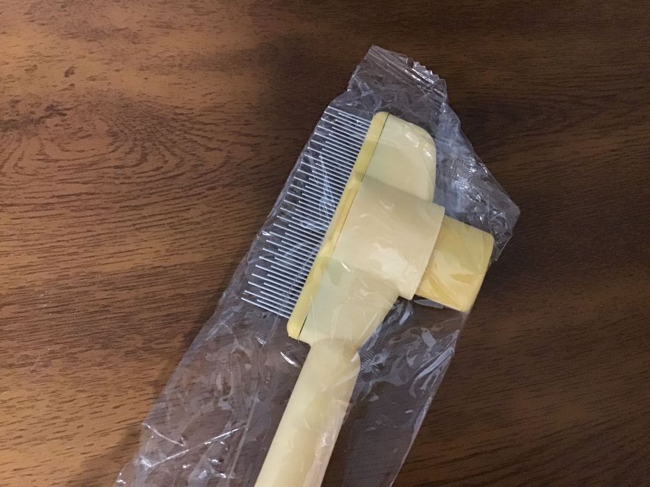 Щётка для вычёсывания шерсти для собак и кошек