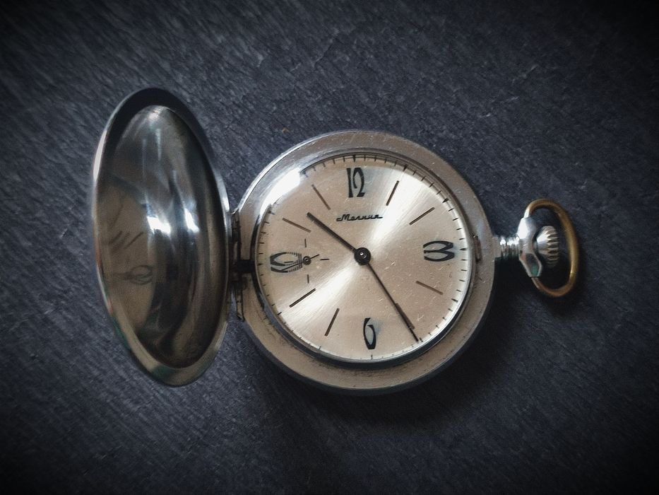 Годинник Молнія робочій