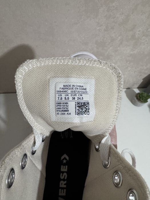 Converse білі,на високій підошві