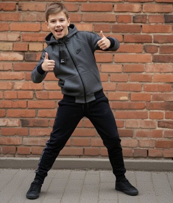 Cпортивні трикотажні костюми трійки черный спортивный костюм тройка