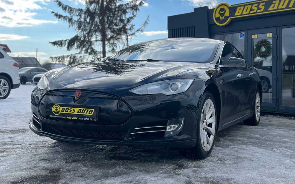 Tesla Model S 2013