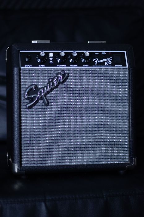 Squier Stratocaster Starter Pack + Frontman 10G Combo Amp - 2020