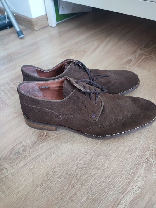 Buty skórzane zamszowe Jones