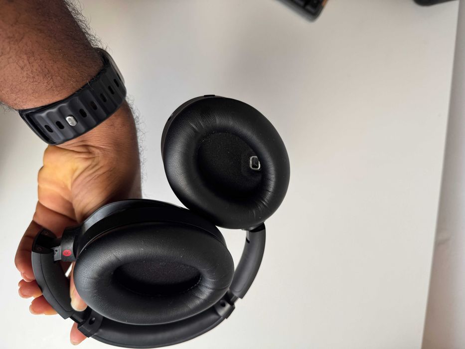 Sony WH-1000XM4 headphones
