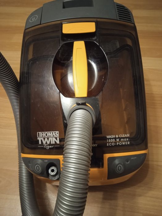 Пылесос Tomas Томас моющий с Аква фильтром