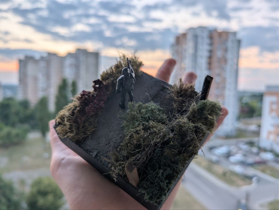 Фигурка сталкер "Долг" с подставкой. Фігурка сталкера «Борг» із підставкою
Переведи на украинский