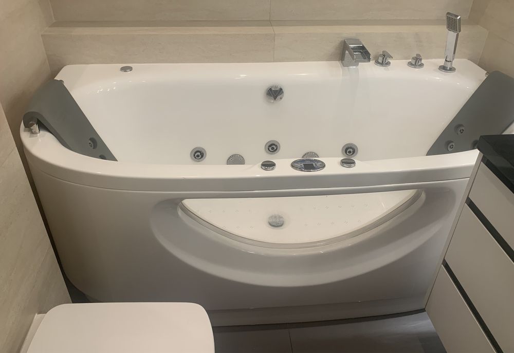 Wanna z hydromasażem jacuzzi Victory Spa