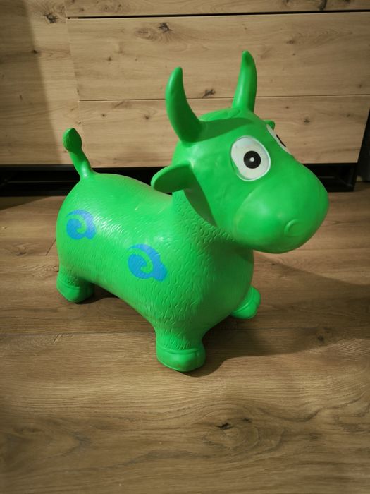 Skoczek - zielona krowa