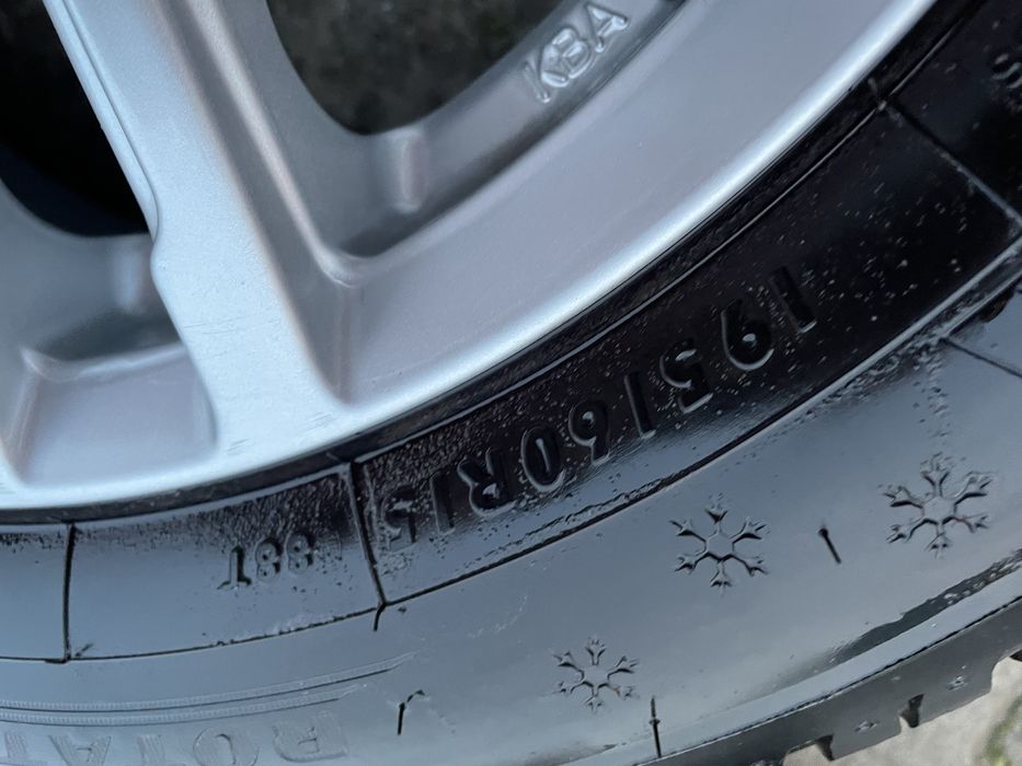 Kola zimowe ford fiesta mk8 7 b-max 4x108 et45 opony 195/60/15 dunlop