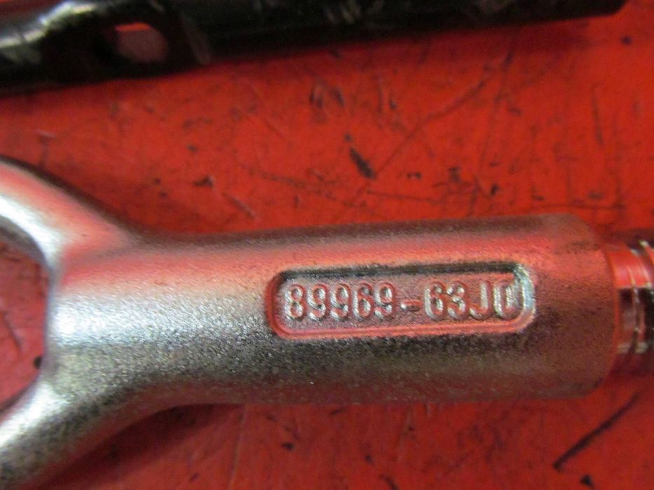suzuki swift 3 iii 4 iv mk6 mz podnośnik lewarek hak ucho klucz do kół kpl