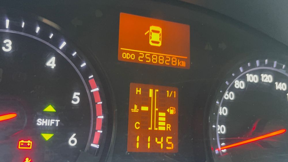 Продам Toyota avensis 2012
