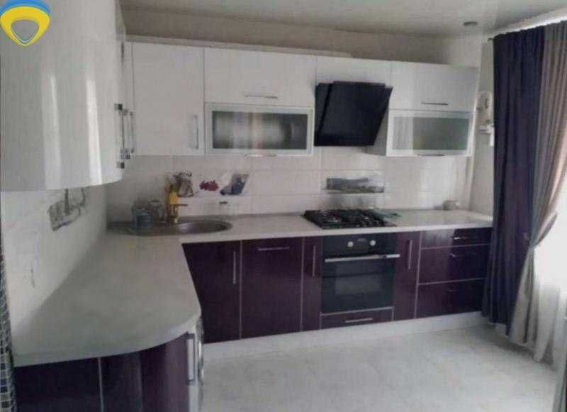 Продам  2- квартиру з ремонтом — Центр Авангарда, вул. Центральна