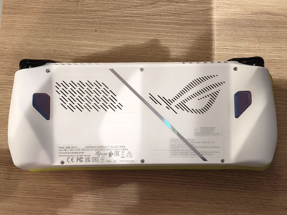Asus Rog Ally Z1 Extreme 2TB