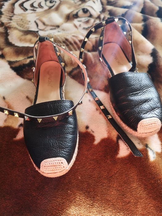 Продам туфли босоножки