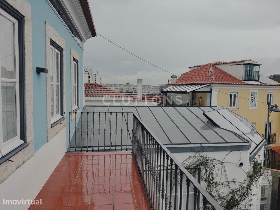 Moradia T4 para arrendar, amigos ou familia, nova, com jardim e gar...