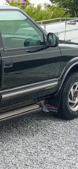 Chevrolet blazer ładny stan. Zamiana łódź motorowa lub inne.