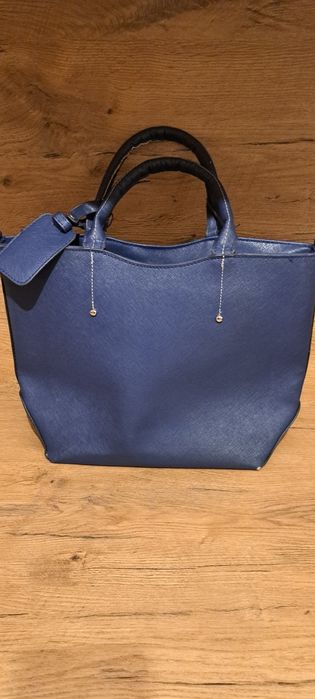 Granatowa torebka