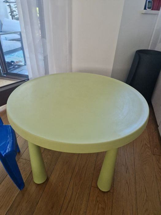 Stolik mamut ikea + krzesełka