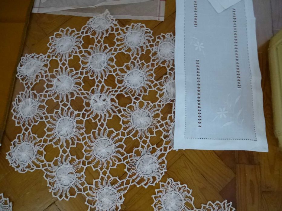 Naperons de renda e tecido, vintages