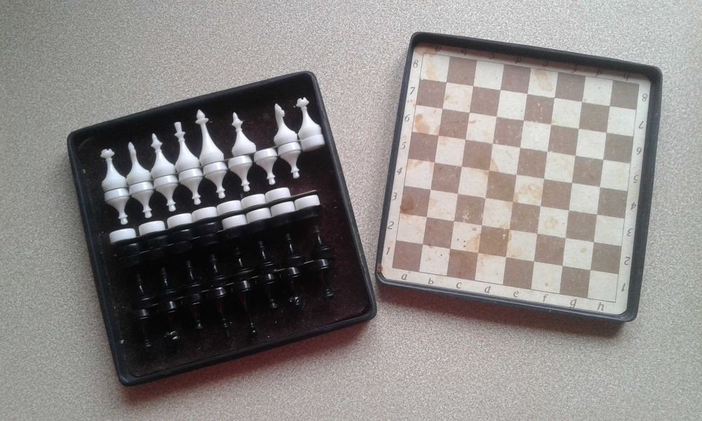 Шахматы и шашки походные магнитные ссср