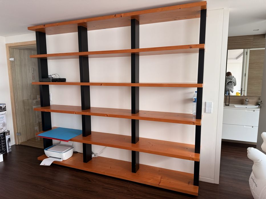 Estante madeira robusta 260cm largura x 225 cm altura