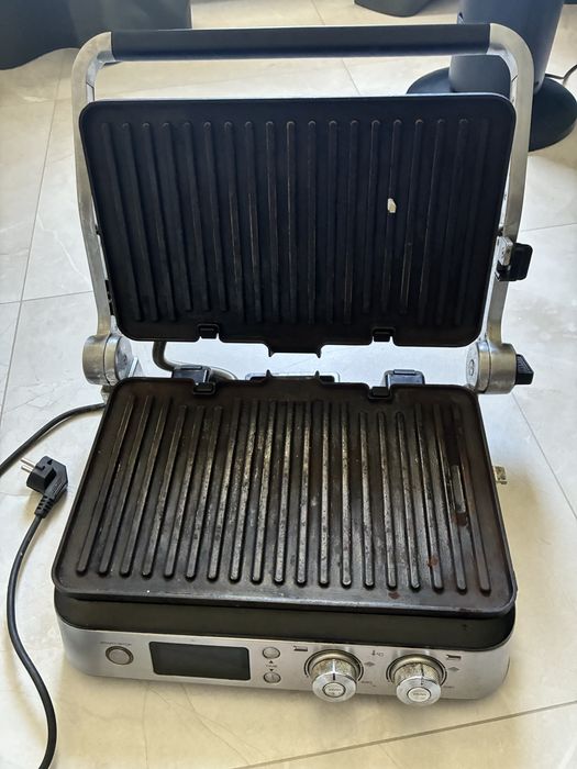 Гриль Delonghi елеутричний