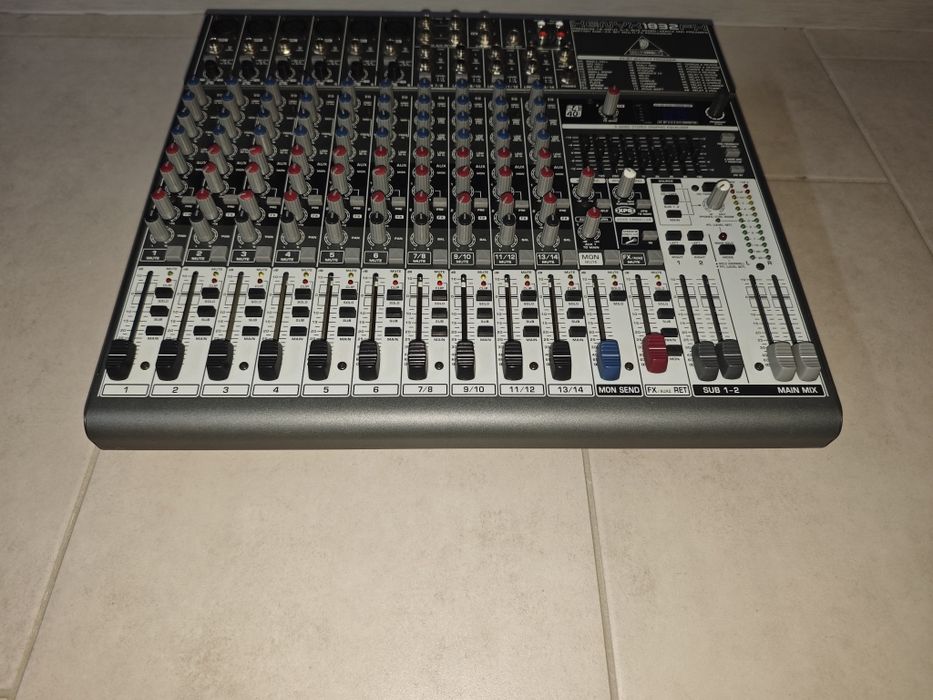 Xenyx 1832 FX Mikser
