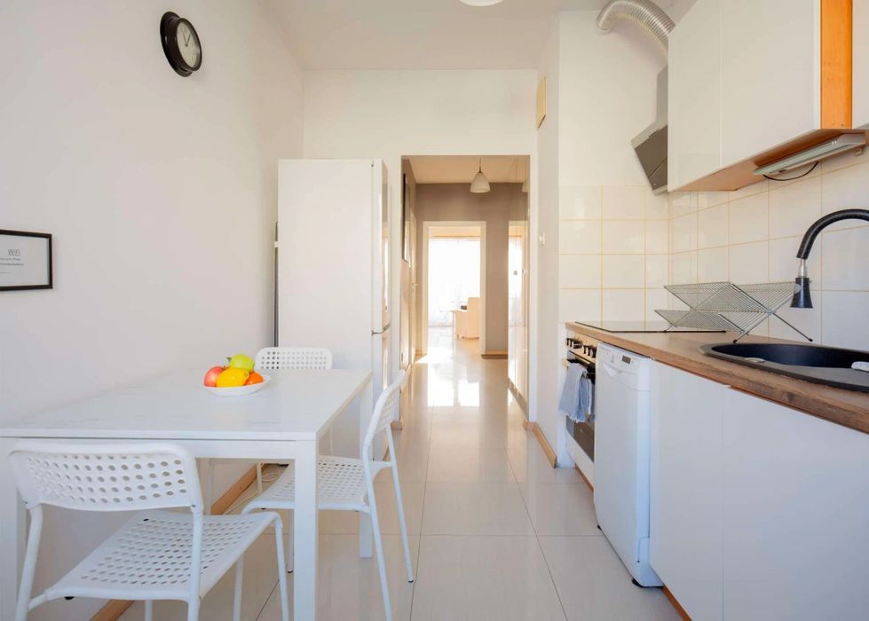 noclegi na dobę Ursynow kabaty Firma  warszawa tv wifi parking czystoś