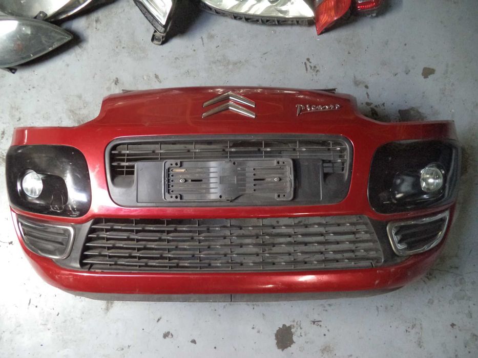 Бампер Citroen C3 Picasso з 09-12 р.в.  9681805980