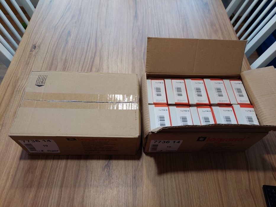 Przycisk roletowy biały NOWY  "LEGRAND" Cariva