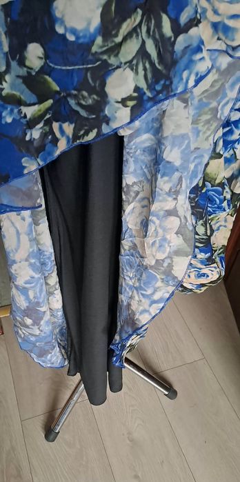 Piekna zwiewna sukienka na ramiaczkach  dluga z podszewka