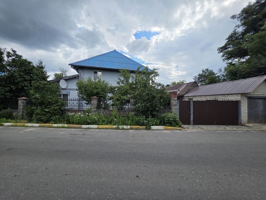 Продається будинок в центральній частині міста Ірпінь. Перегляд 24/7