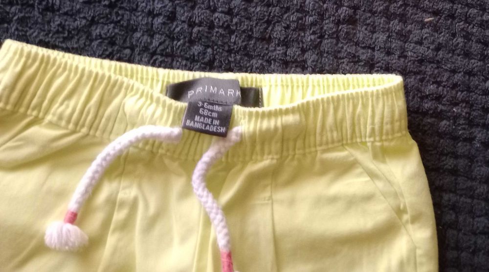 Calções Algodão - Amarelos, com bolsos - Primark - 3-6 meses - Novos